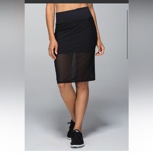 Lululemon Meesh Skirt
Black